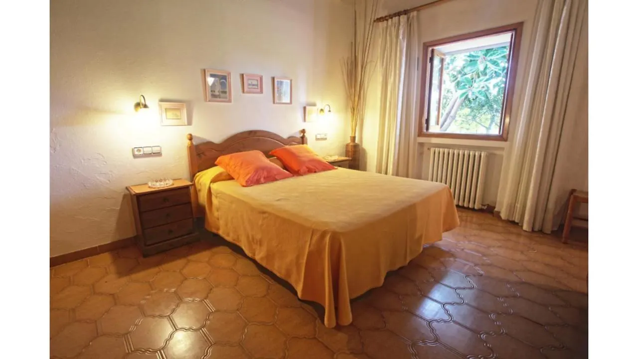 Villa Nieves Is A Beautiful Villa Set In A Rural Location Yet It Is Still Only A 5 Minute Drive From San Antonio And San Rafael Sant Antoni de Portmany