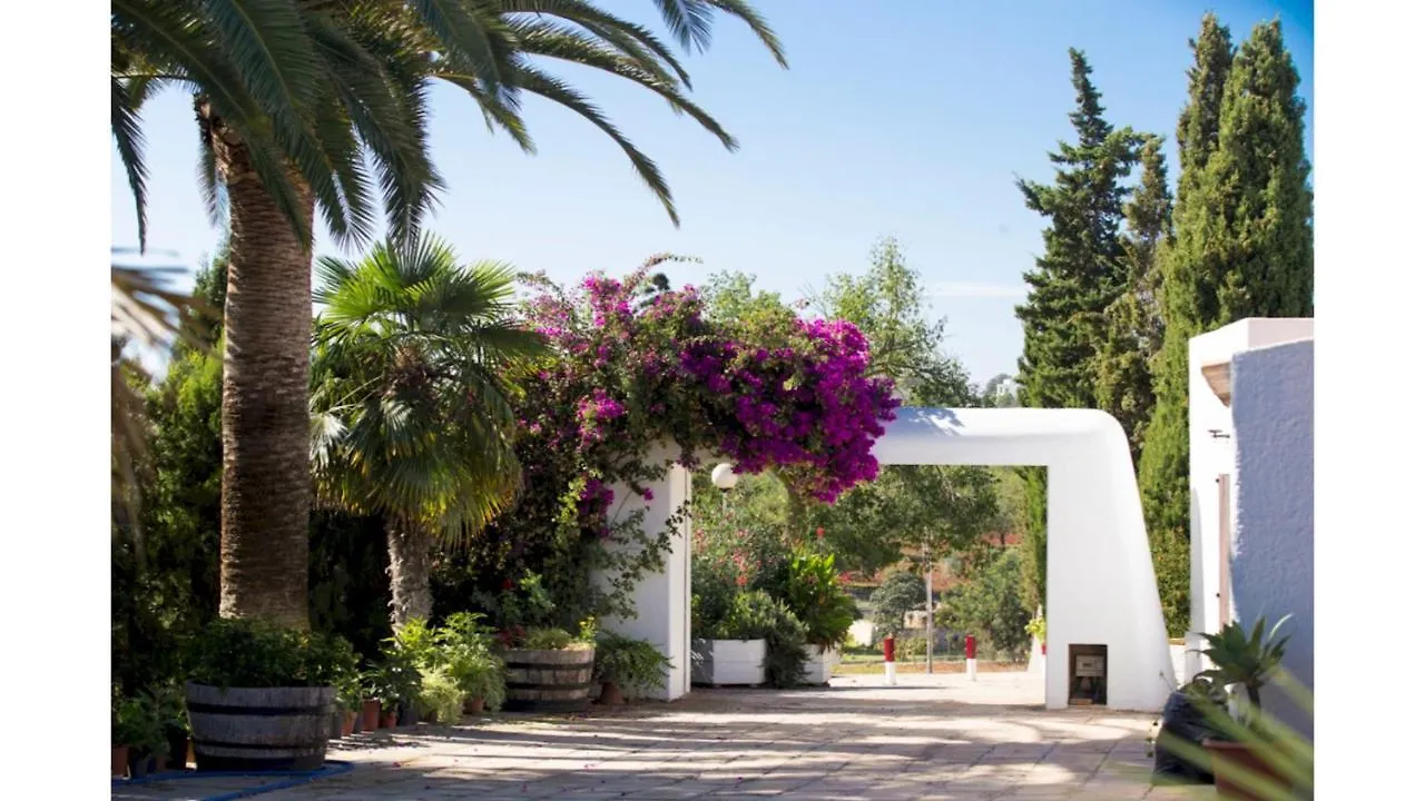 Villa Nieves Is A Beautiful Villa Set In A Rural Location Yet It Is Still Only A 5 Minute Drive From San Antonio And San Rafael Hiszpania